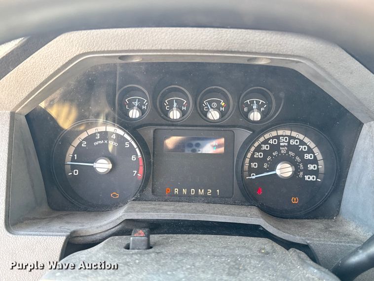 image for item EU2067 2015 Ford F350 Super Duty  utility bed pickup truck