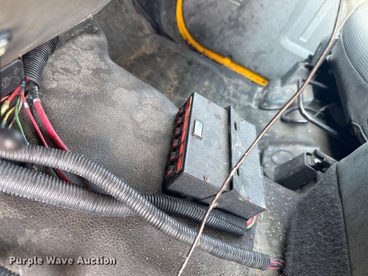 image for item EU2067 2015 Ford F350 Super Duty  utility bed pickup truck