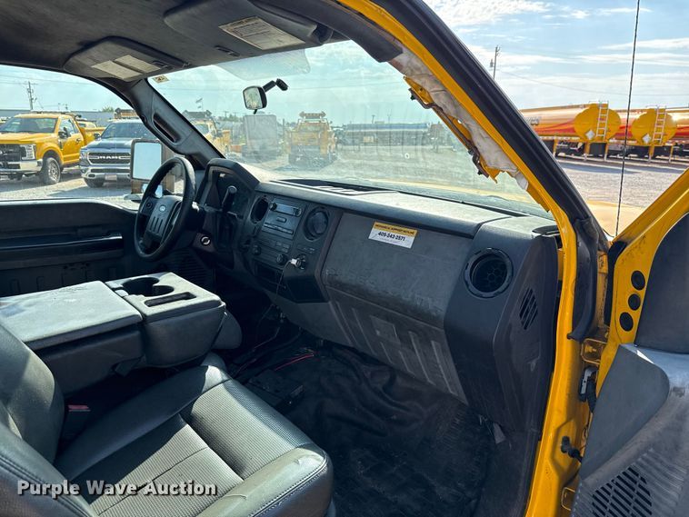 image for item EU2067 2015 Ford F350 Super Duty  utility bed pickup truck