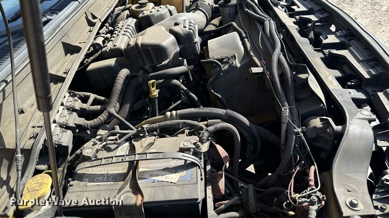 image for item EU2067 2015 Ford F350 Super Duty  utility bed pickup truck