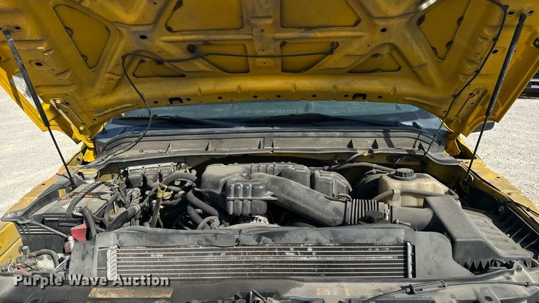 image for item EU2067 2015 Ford F350 Super Duty  utility bed pickup truck