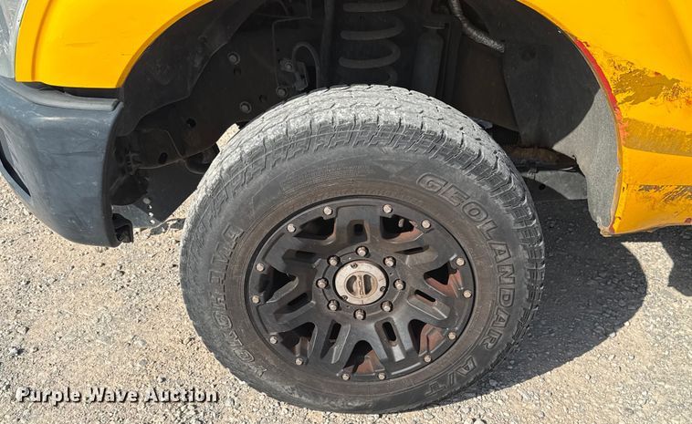 image for item EU2067 2015 Ford F350 Super Duty  utility bed pickup truck