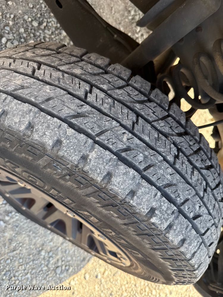 image for item EU2067 2015 Ford F350 Super Duty  utility bed pickup truck