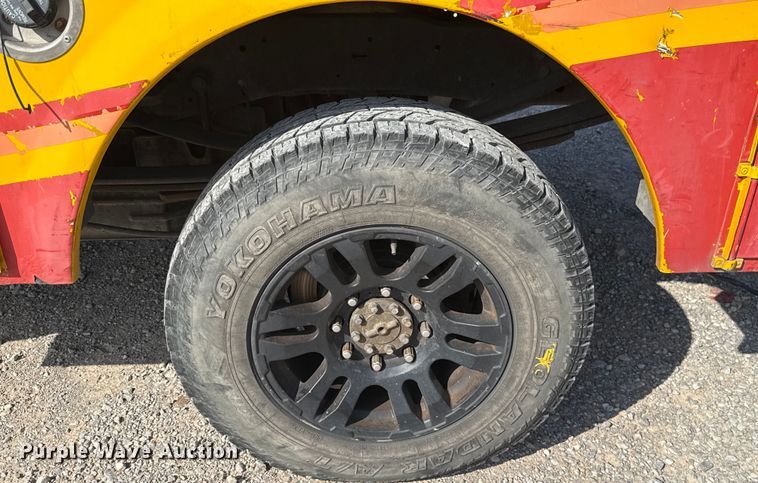 image for item EU2067 2015 Ford F350 Super Duty  utility bed pickup truck