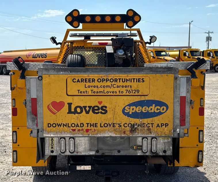 image for item EU2068 2022 Ford F350 Super Duty  utility bed pickup truck