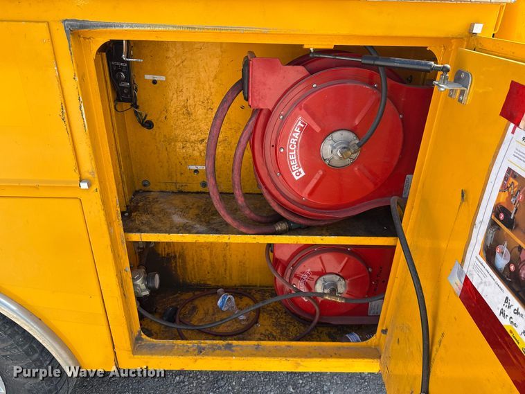 image for item EU2068 2022 Ford F350 Super Duty  utility bed pickup truck