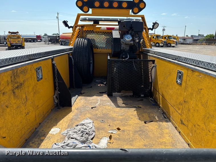 image for item EU2068 2022 Ford F350 Super Duty  utility bed pickup truck