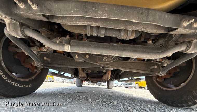 image for item EU2068 2022 Ford F350 Super Duty  utility bed pickup truck