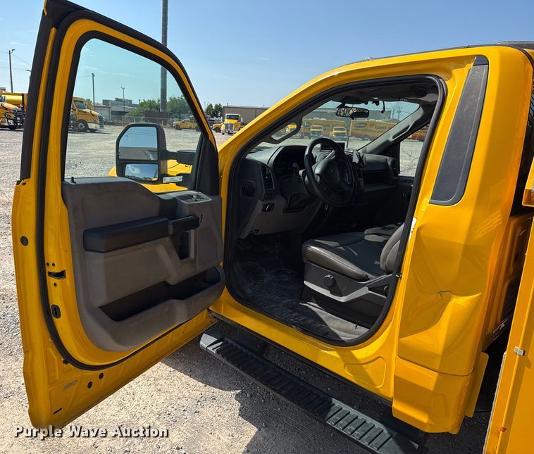 image for item EU2068 2022 Ford F350 Super Duty  utility bed pickup truck