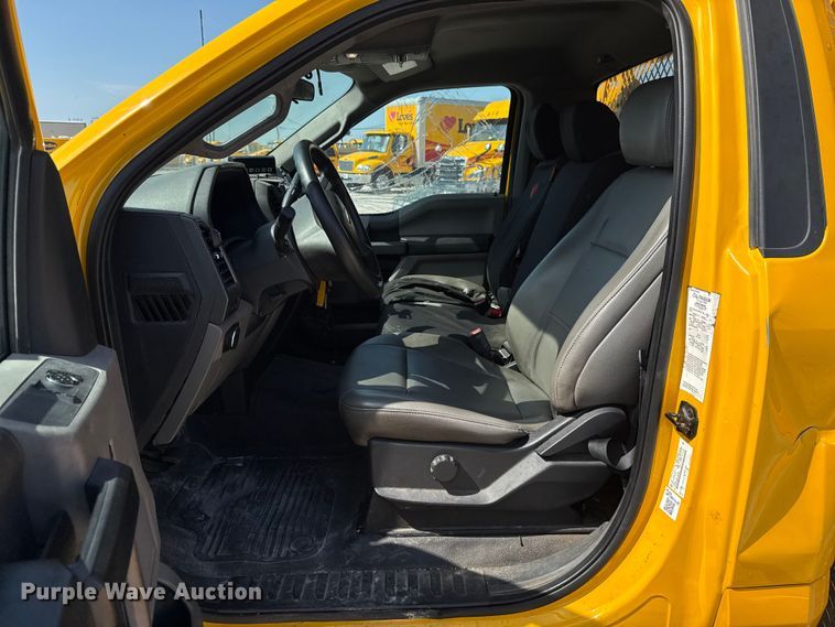 image for item EU2068 2022 Ford F350 Super Duty  utility bed pickup truck