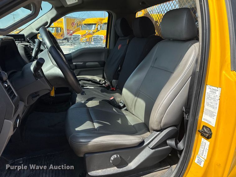 image for item EU2068 2022 Ford F350 Super Duty  utility bed pickup truck