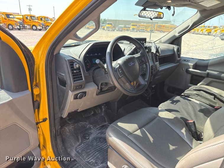 image for item EU2068 2022 Ford F350 Super Duty  utility bed pickup truck