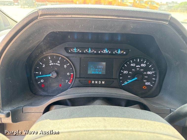 image for item EU2068 2022 Ford F350 Super Duty  utility bed pickup truck