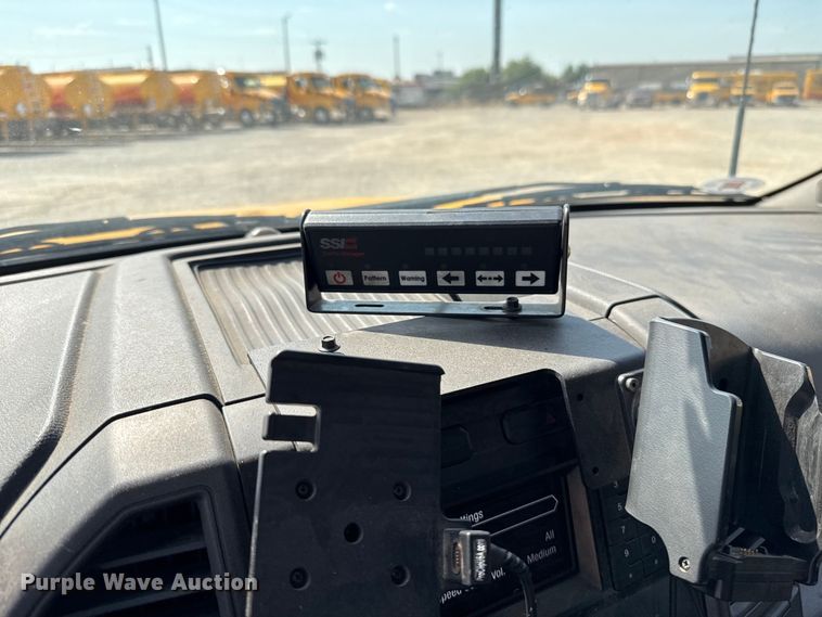 image for item EU2068 2022 Ford F350 Super Duty  utility bed pickup truck