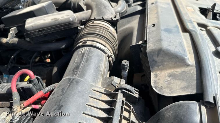 image for item EU2068 2022 Ford F350 Super Duty  utility bed pickup truck