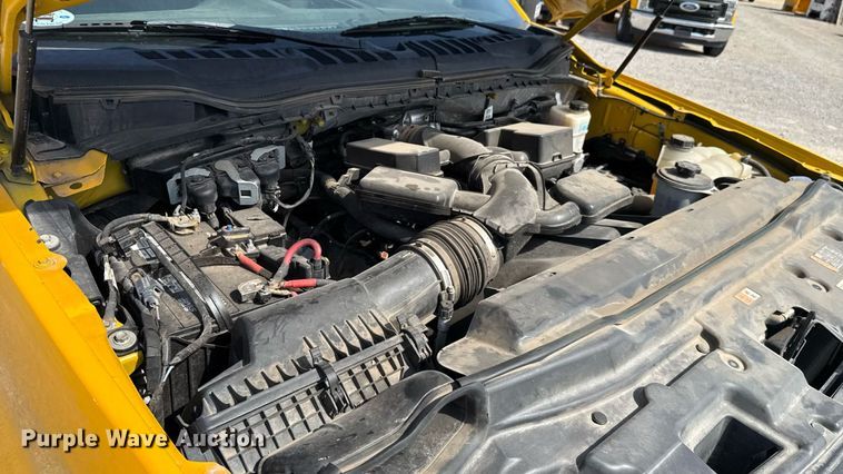 image for item EU2068 2022 Ford F350 Super Duty  utility bed pickup truck