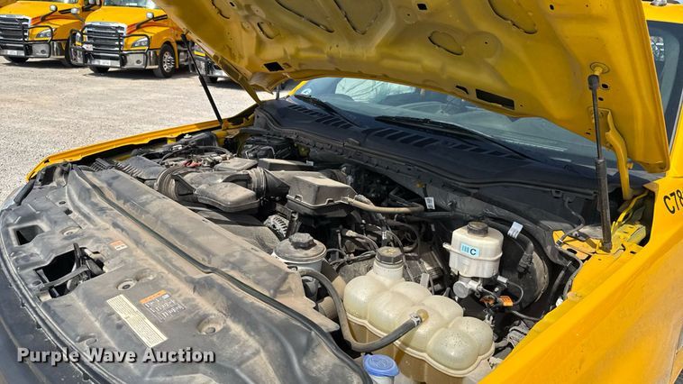 image for item EU2068 2022 Ford F350 Super Duty  utility bed pickup truck