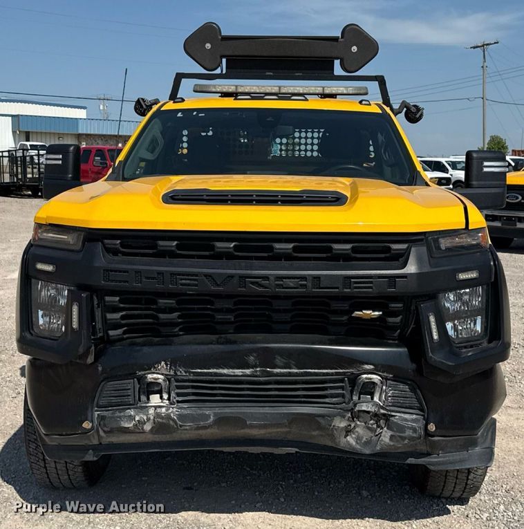 image for item EU2069 2021 Chevrolet Silverado 3500HD utility bed pickup truck