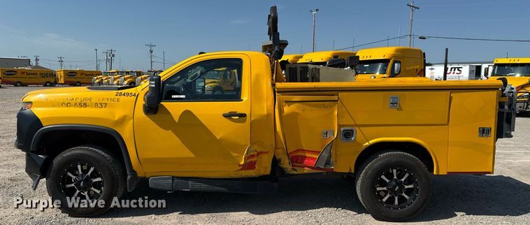 image for item EU2069 2021 Chevrolet Silverado 3500HD utility bed pickup truck