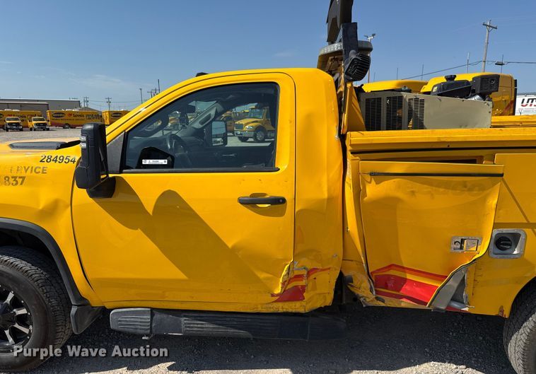 image for item EU2069 2021 Chevrolet Silverado 3500HD utility bed pickup truck