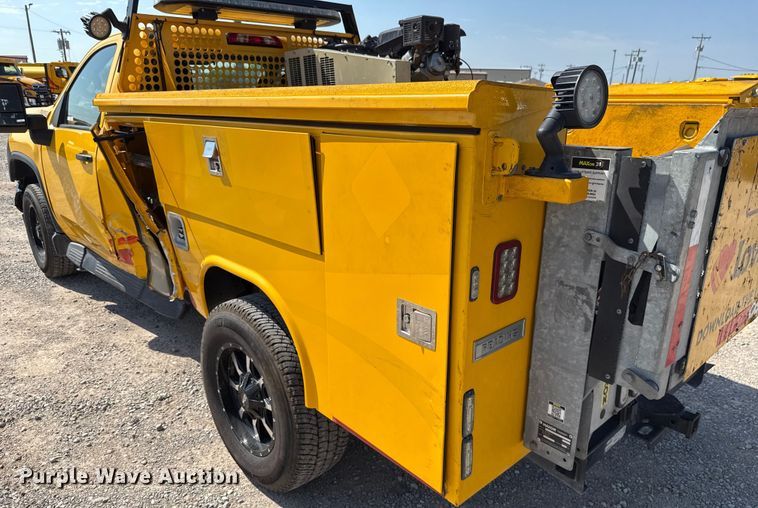 image for item EU2069 2021 Chevrolet Silverado 3500HD utility bed pickup truck