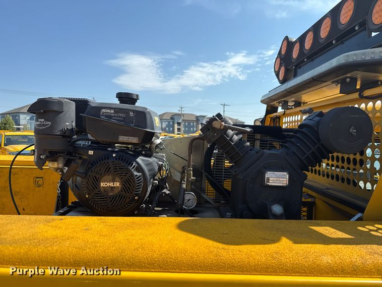 image for item EU2069 2021 Chevrolet Silverado 3500HD utility bed pickup truck