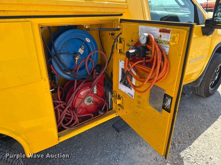 image for item EU2069 2021 Chevrolet Silverado 3500HD utility bed pickup truck