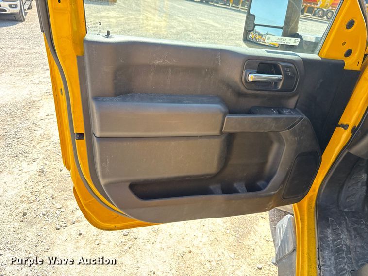 image for item EU2069 2021 Chevrolet Silverado 3500HD utility bed pickup truck