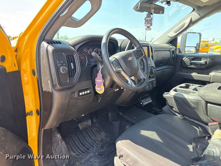 image for item EU2069 2021 Chevrolet Silverado 3500HD utility bed pickup truck