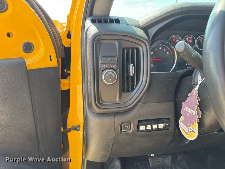 image for item EU2069 2021 Chevrolet Silverado 3500HD utility bed pickup truck