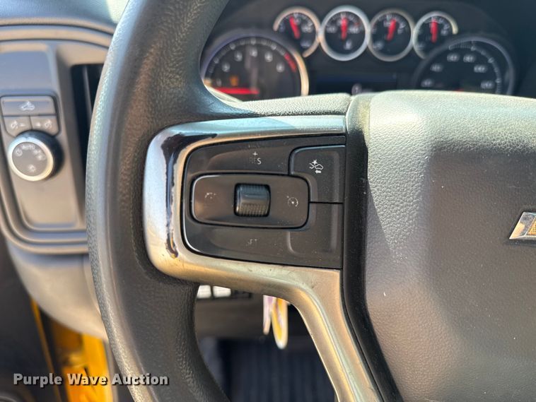 image for item EU2069 2021 Chevrolet Silverado 3500HD utility bed pickup truck