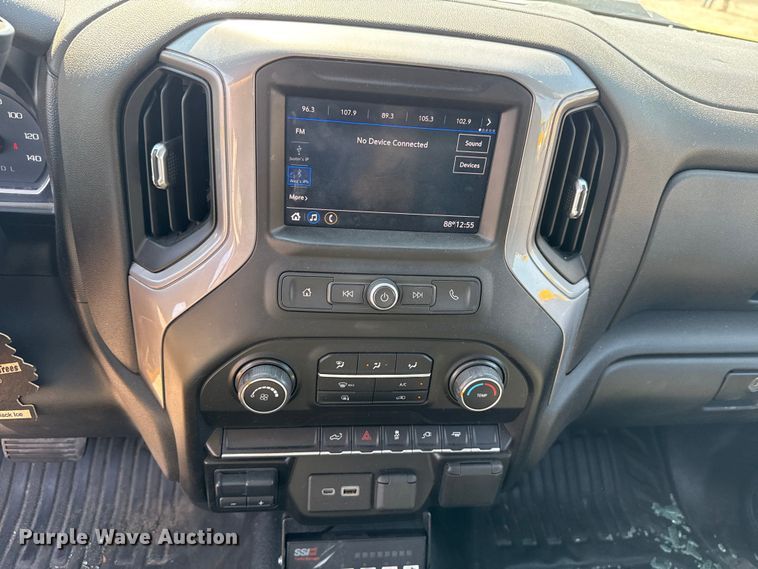 image for item EU2069 2021 Chevrolet Silverado 3500HD utility bed pickup truck