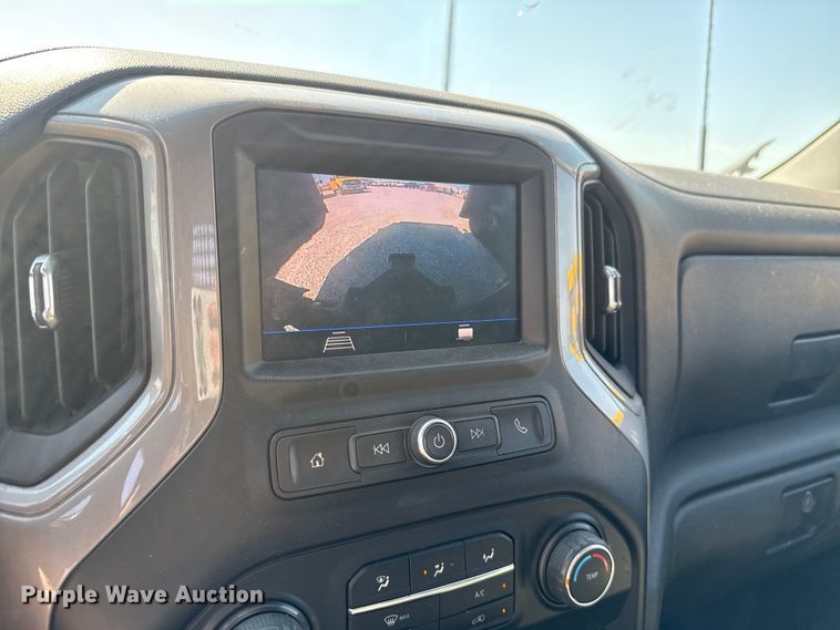 image for item EU2069 2021 Chevrolet Silverado 3500HD utility bed pickup truck