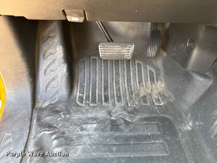 image for item EU2069 2021 Chevrolet Silverado 3500HD utility bed pickup truck