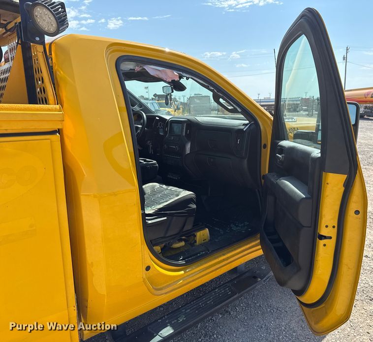 image for item EU2069 2021 Chevrolet Silverado 3500HD utility bed pickup truck