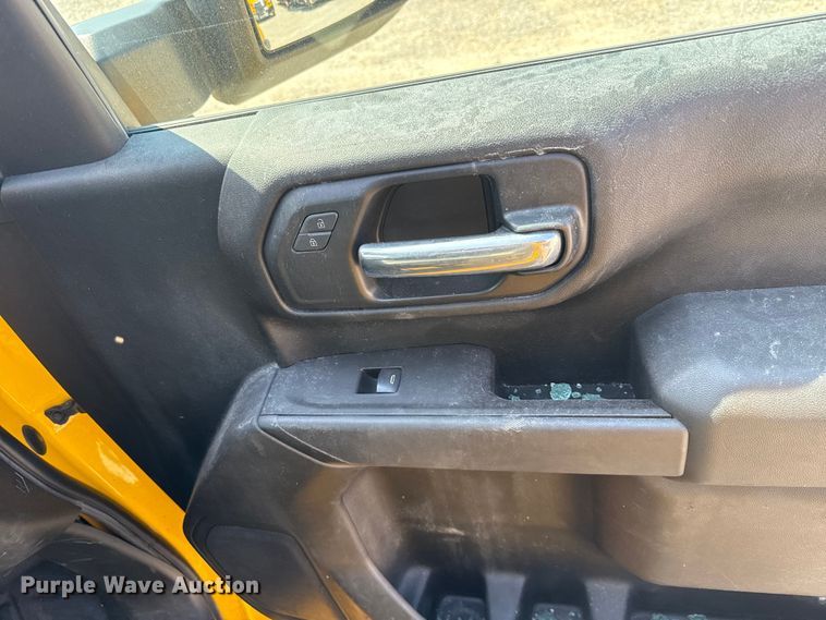 image for item EU2069 2021 Chevrolet Silverado 3500HD utility bed pickup truck