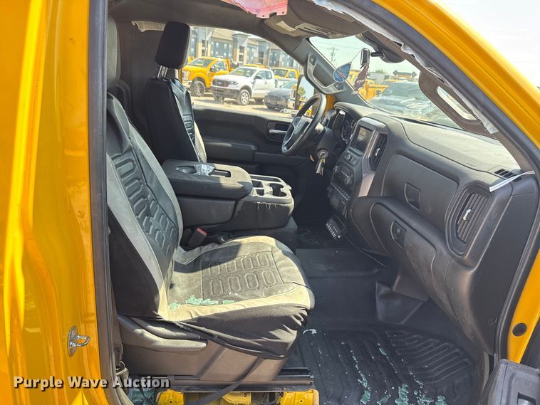 image for item EU2069 2021 Chevrolet Silverado 3500HD utility bed pickup truck