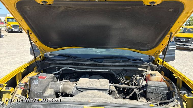 image for item EU2069 2021 Chevrolet Silverado 3500HD utility bed pickup truck