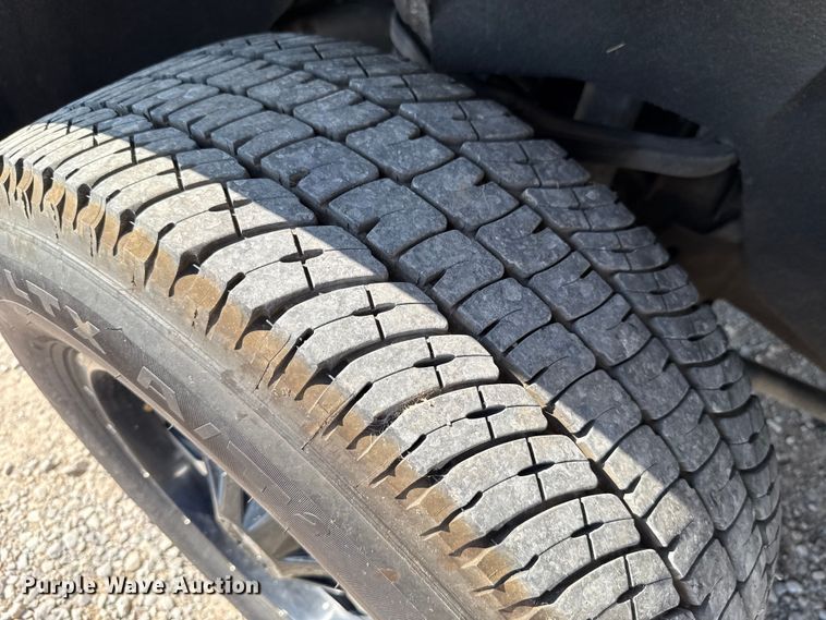 image for item EU2069 2021 Chevrolet Silverado 3500HD utility bed pickup truck