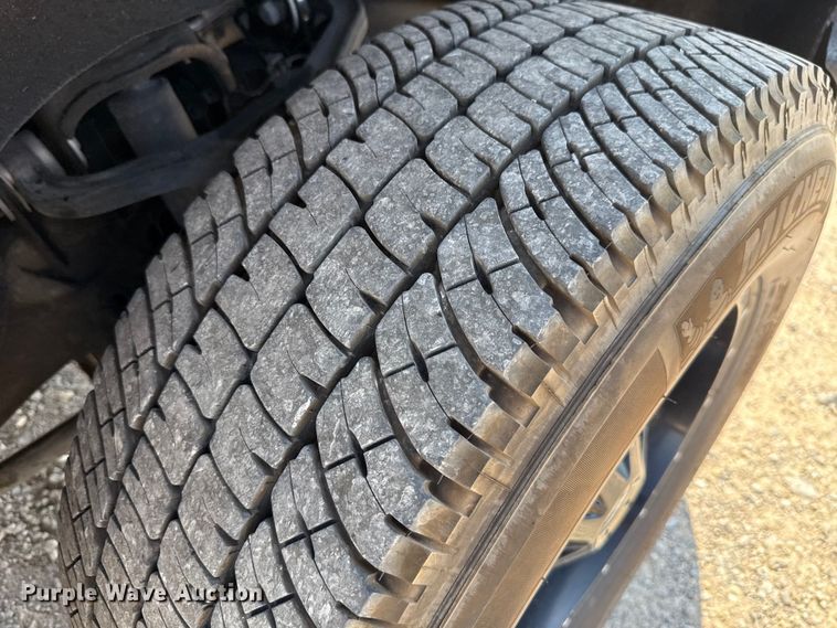 image for item EU2069 2021 Chevrolet Silverado 3500HD utility bed pickup truck