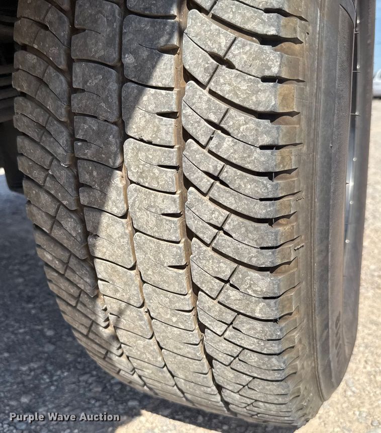 image for item EU2069 2021 Chevrolet Silverado 3500HD utility bed pickup truck