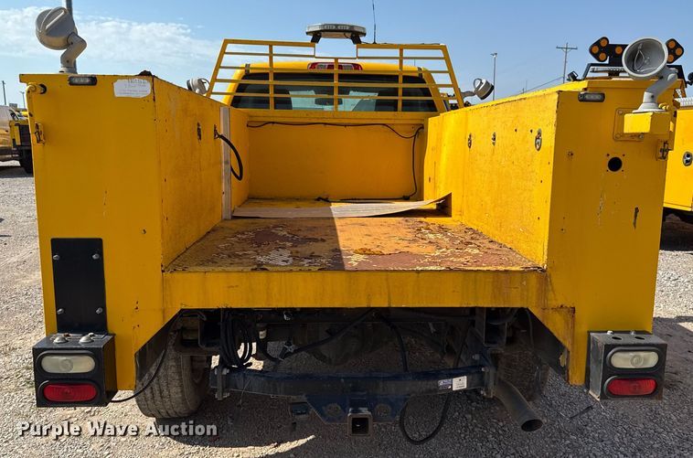 image for item EU2070 2015 Chevrolet Silverado 3500HD utility bed pickup truck