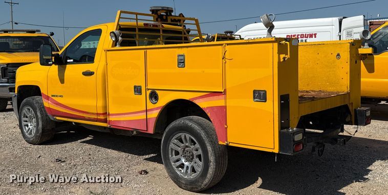 image for item EU2070 2015 Chevrolet Silverado 3500HD utility bed pickup truck