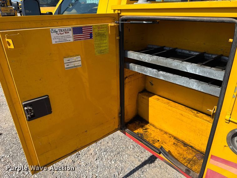 image for item EU2070 2015 Chevrolet Silverado 3500HD utility bed pickup truck