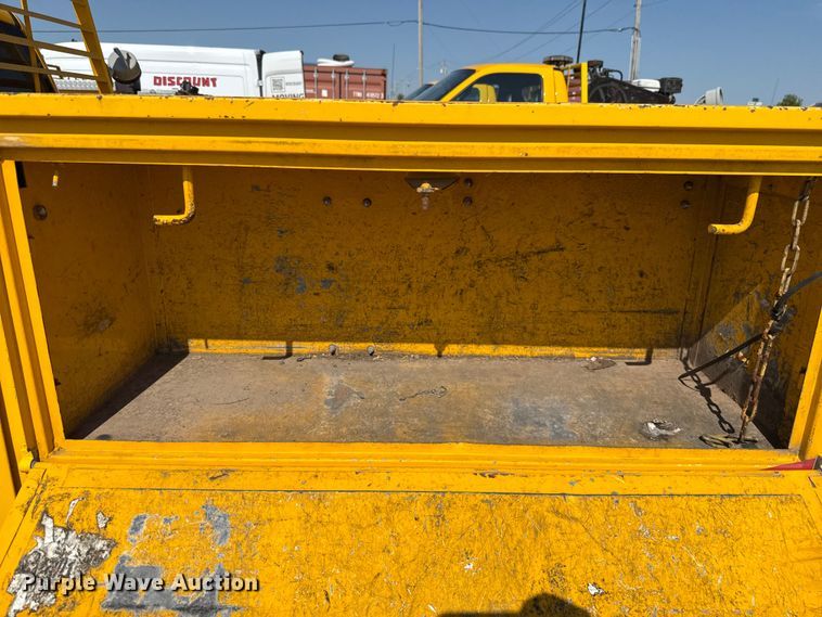 image for item EU2070 2015 Chevrolet Silverado 3500HD utility bed pickup truck