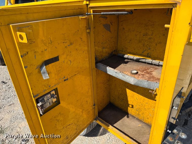 image for item EU2070 2015 Chevrolet Silverado 3500HD utility bed pickup truck