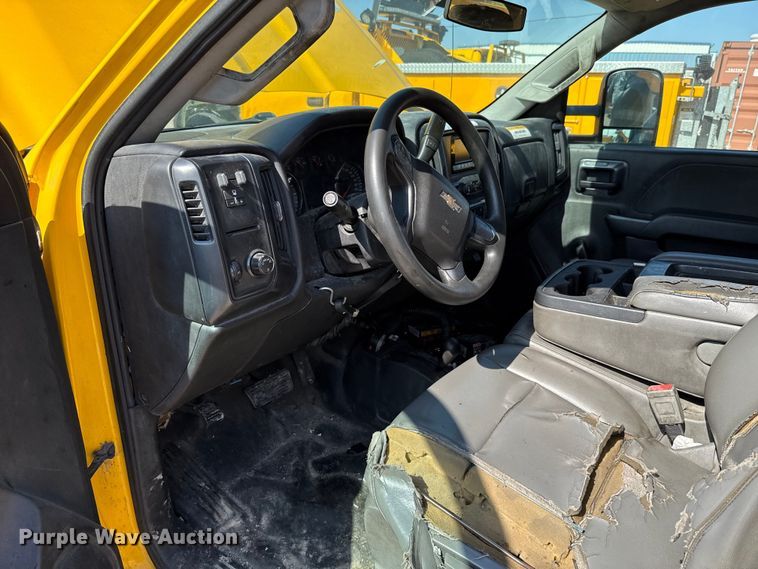 image for item EU2070 2015 Chevrolet Silverado 3500HD utility bed pickup truck