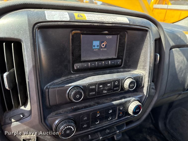 image for item EU2070 2015 Chevrolet Silverado 3500HD utility bed pickup truck