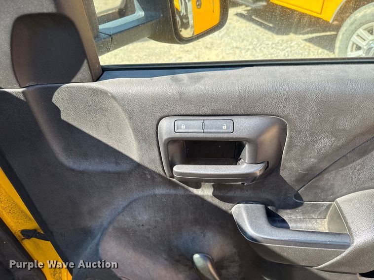 image for item EU2070 2015 Chevrolet Silverado 3500HD utility bed pickup truck