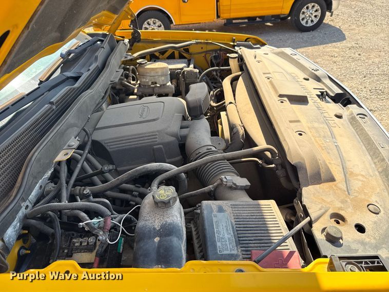 image for item EU2070 2015 Chevrolet Silverado 3500HD utility bed pickup truck